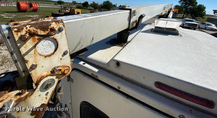 image for item HE9815 2006 Ford F450 Super Duty  bucket truck