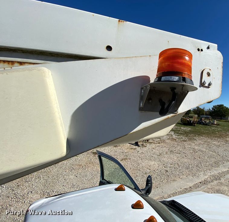 image for item HE9815 2006 Ford F450 Super Duty  bucket truck