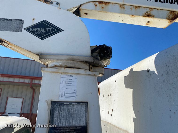 image for item HE9815 2006 Ford F450 Super Duty  bucket truck