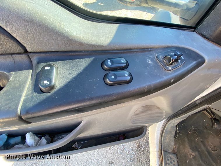 image for item HE9816 2005 Ford F450 Super Duty  bucket truck