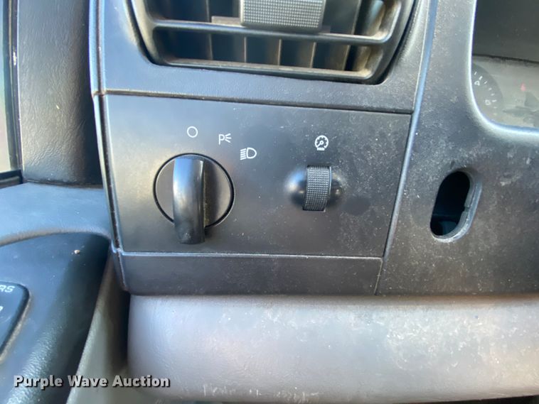 image for item HE9816 2005 Ford F450 Super Duty  bucket truck