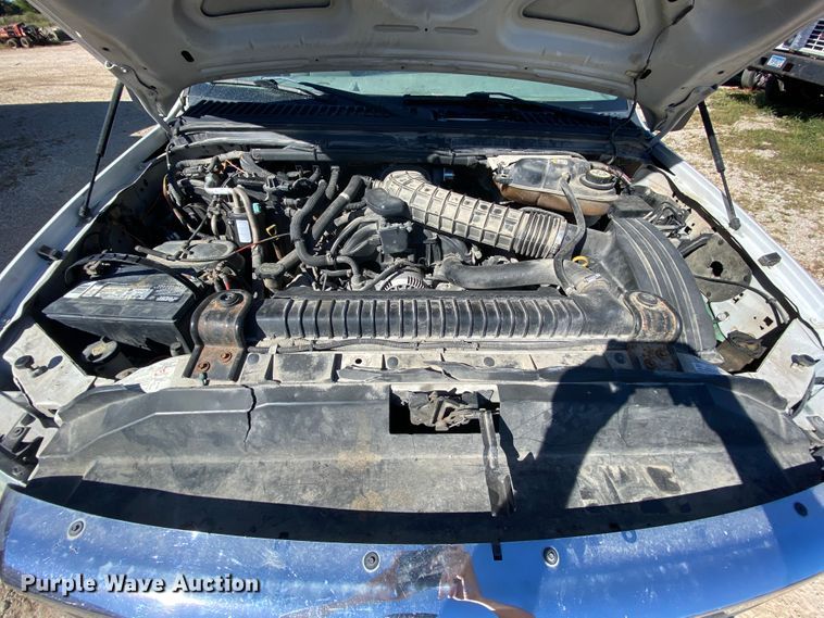 image for item HE9816 2005 Ford F450 Super Duty  bucket truck