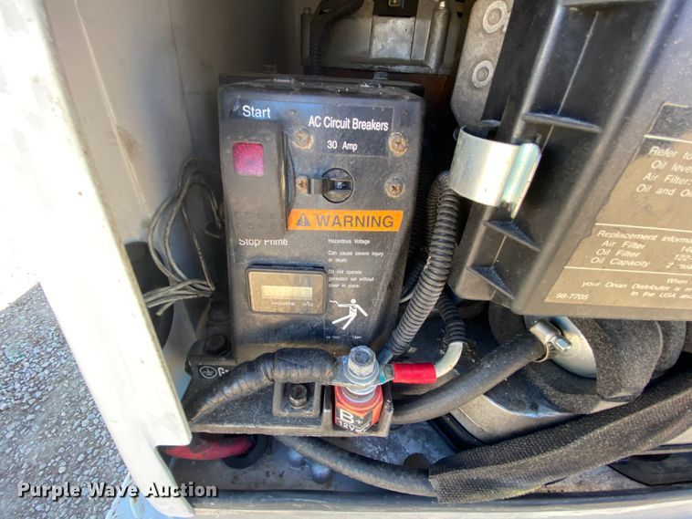 image for item HE9816 2005 Ford F450 Super Duty  bucket truck