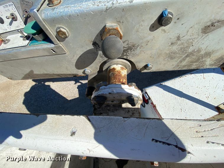 image for item HE9816 2005 Ford F450 Super Duty  bucket truck