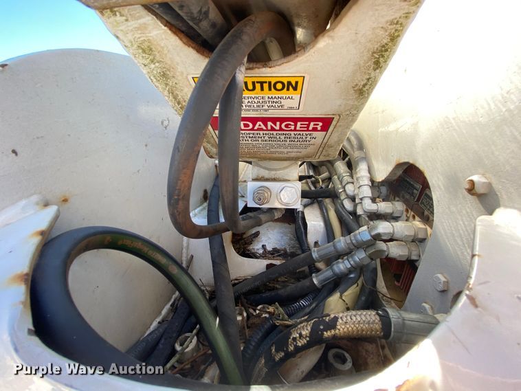 image for item HE9816 2005 Ford F450 Super Duty  bucket truck