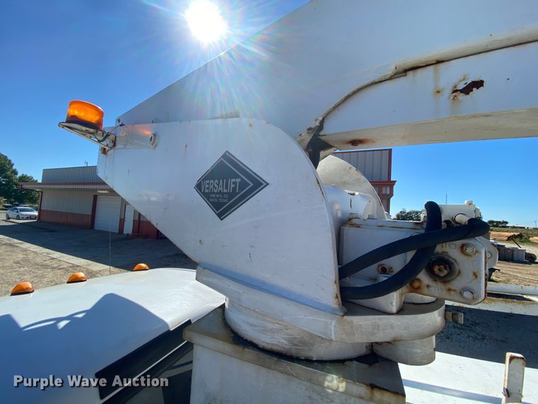 image for item HE9816 2005 Ford F450 Super Duty  bucket truck