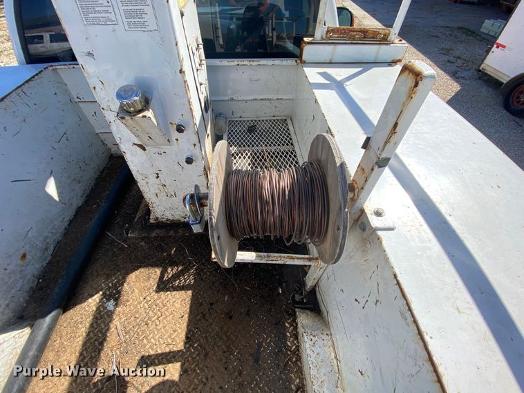 image for item HE9816 2005 Ford F450 Super Duty  bucket truck