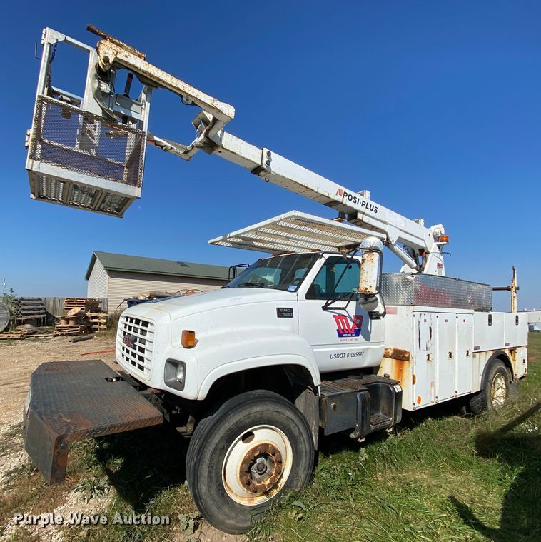 image for item HE9817 1999 GMC C7500  bucket truck