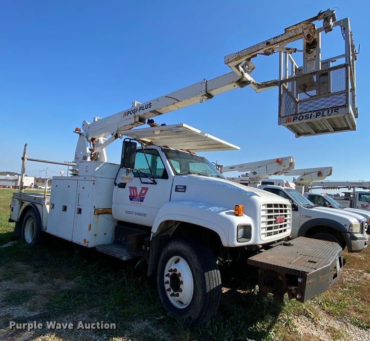 image for item HE9817 1999 GMC C7500  bucket truck