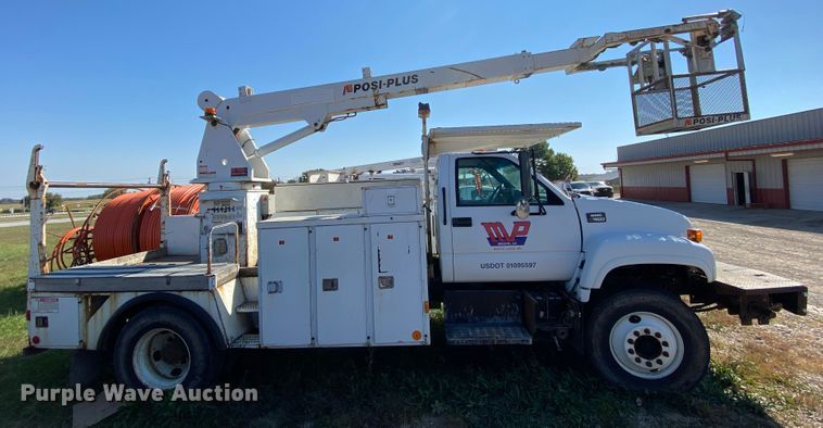image for item HE9817 1999 GMC C7500  bucket truck