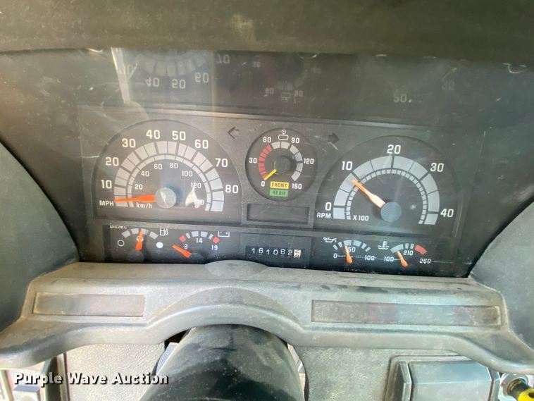 image for item HE9817 1999 GMC C7500  bucket truck