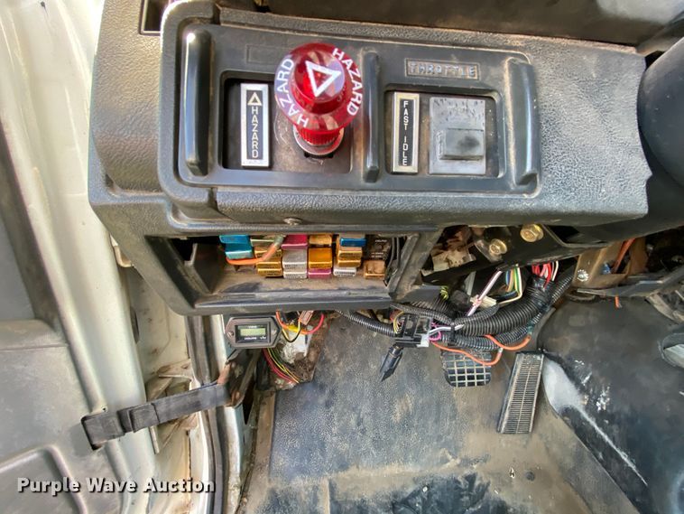 image for item HE9817 1999 GMC C7500  bucket truck