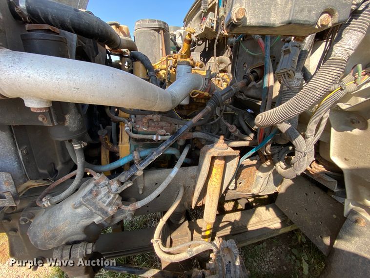 image for item HE9817 1999 GMC C7500  bucket truck