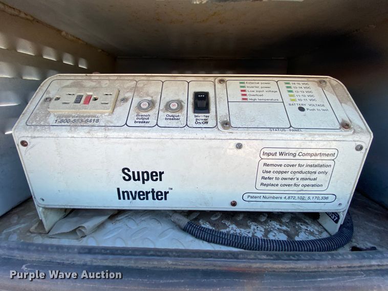 image for item HE9817 1999 GMC C7500  bucket truck