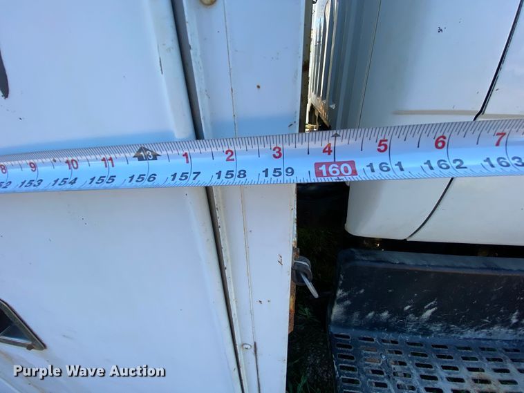 image for item HE9817 1999 GMC C7500  bucket truck