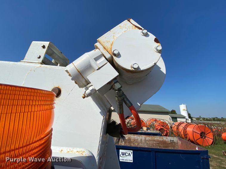 image for item HE9817 1999 GMC C7500  bucket truck