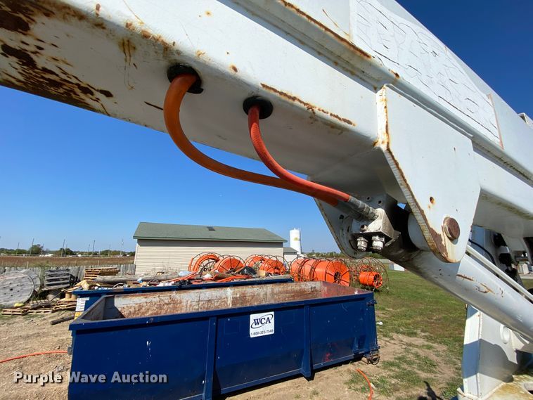 image for item HE9817 1999 GMC C7500  bucket truck