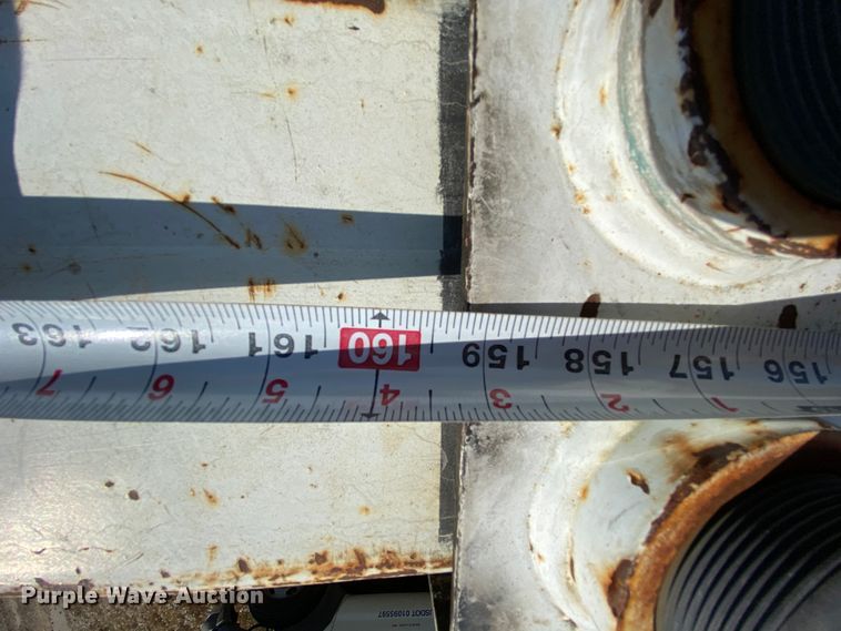 image for item HE9817 1999 GMC C7500  bucket truck