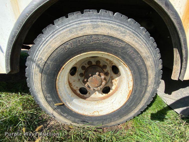 image for item HE9817 1999 GMC C7500  bucket truck