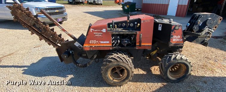 image for item HE9818 1999 Ditch Witch 410SXD  trencher