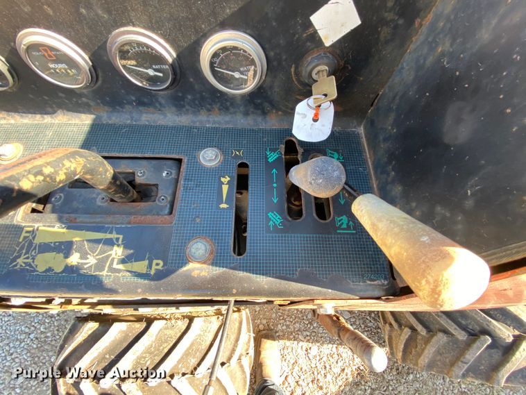 image for item HE9818 1999 Ditch Witch 410SXD  trencher