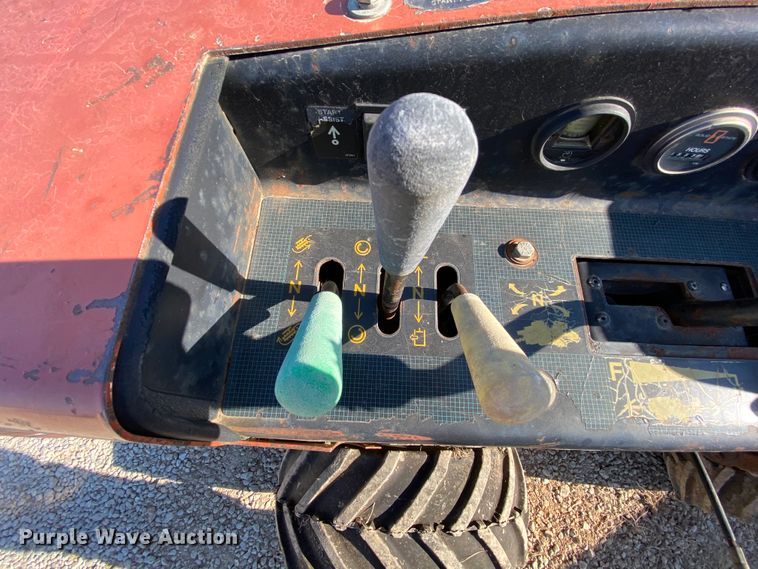 image for item HE9818 1999 Ditch Witch 410SXD  trencher