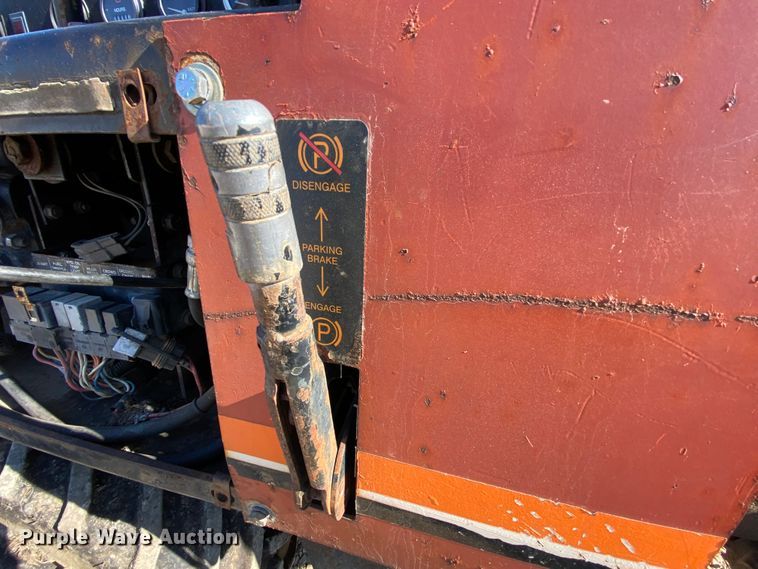 image for item HE9818 1999 Ditch Witch 410SXD  trencher