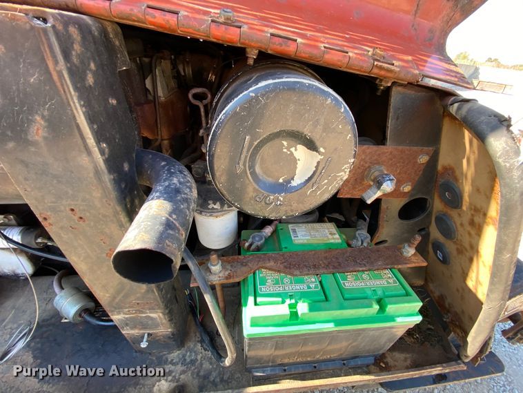 image for item HE9818 1999 Ditch Witch 410SXD  trencher