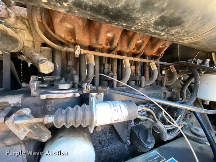 image for item HE9818 1999 Ditch Witch 410SXD  trencher