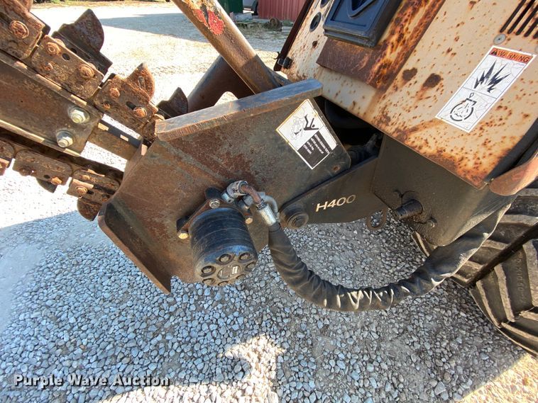 image for item HE9818 1999 Ditch Witch 410SXD  trencher