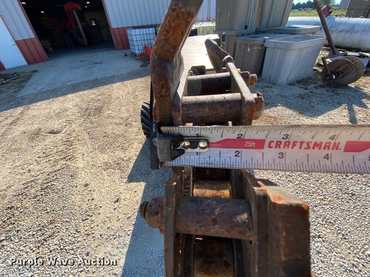 image for item HE9818 1999 Ditch Witch 410SXD  trencher