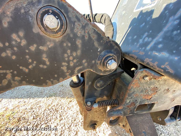 image for item HE9818 1999 Ditch Witch 410SXD  trencher