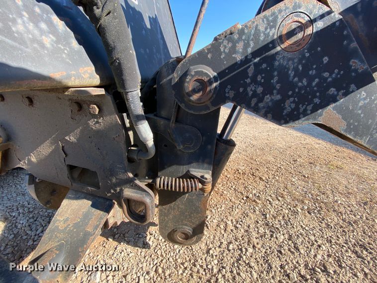 image for item HE9818 1999 Ditch Witch 410SXD  trencher