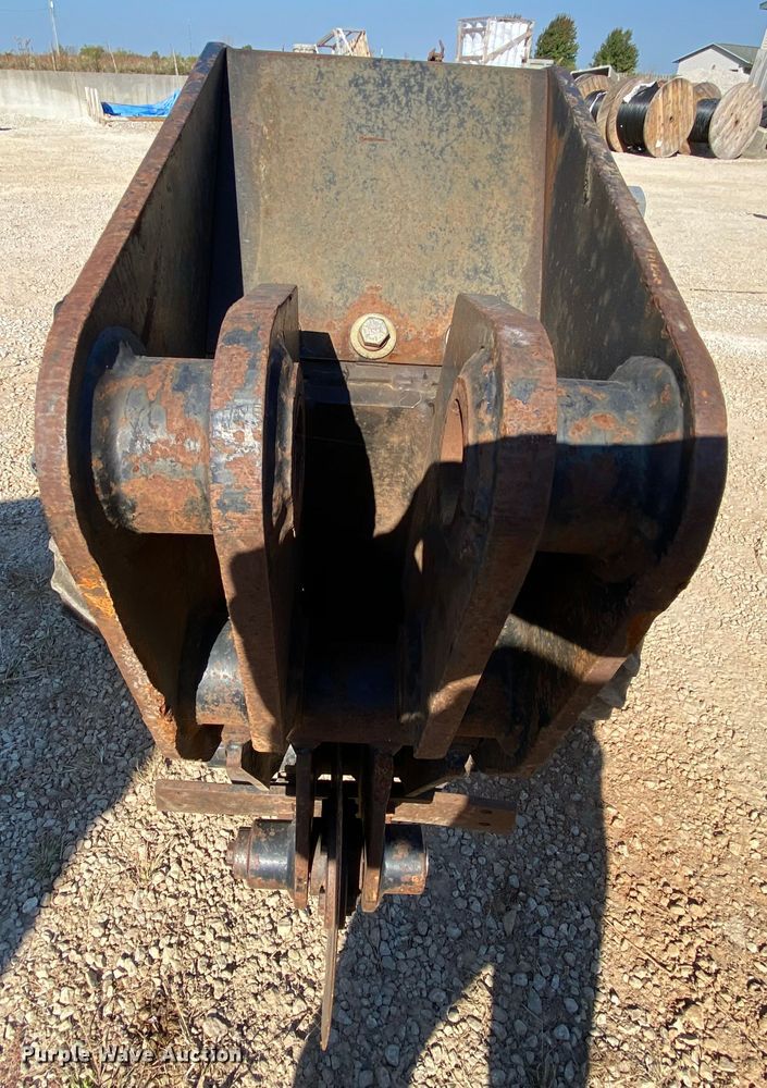 image for item HE9818 1999 Ditch Witch 410SXD  trencher