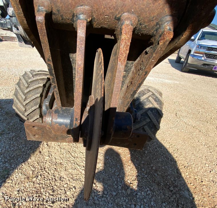 image for item HE9818 1999 Ditch Witch 410SXD  trencher