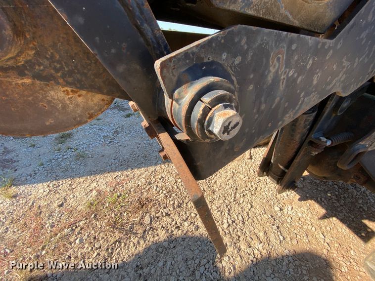 image for item HE9818 1999 Ditch Witch 410SXD  trencher