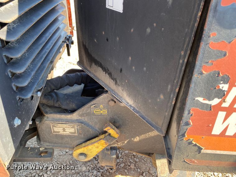 image for item HE9818 1999 Ditch Witch 410SXD  trencher