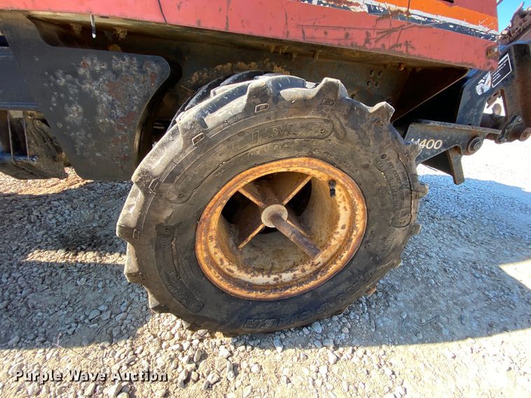 image for item HE9818 1999 Ditch Witch 410SXD  trencher