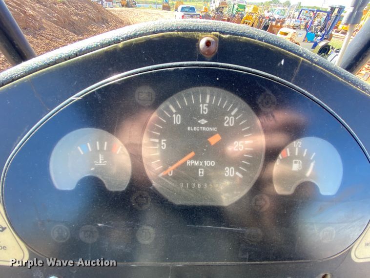 image for item HE9834 2005 Ingersoll Rand SD-70D TF  vibratory single drum roller