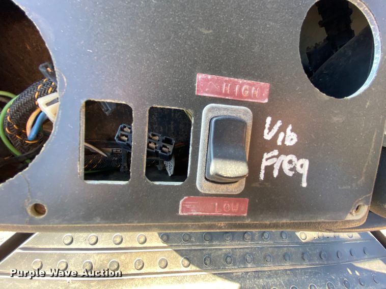 image for item HE9834 2005 Ingersoll Rand SD-70D TF  vibratory single drum roller