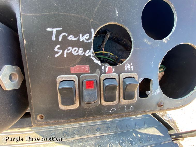 image for item HE9834 2005 Ingersoll Rand SD-70D TF  vibratory single drum roller