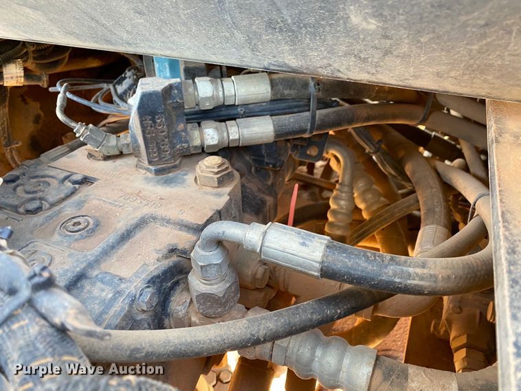 image for item HE9834 2005 Ingersoll Rand SD-70D TF  vibratory single drum roller