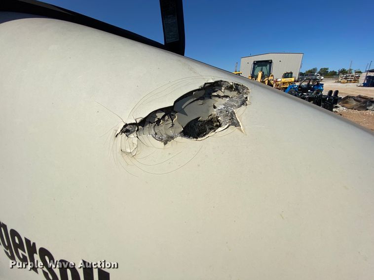 image for item HE9834 2005 Ingersoll Rand SD-70D TF  vibratory single drum roller