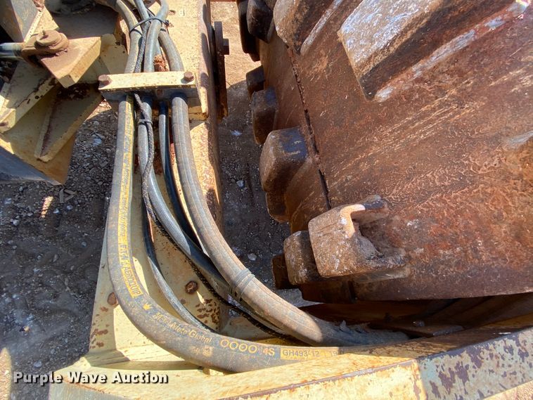 image for item HE9834 2005 Ingersoll Rand SD-70D TF  vibratory single drum roller