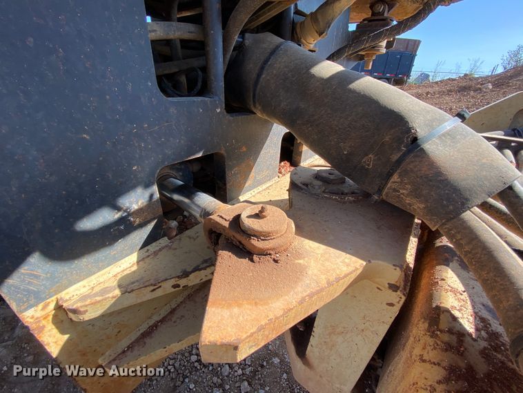 image for item HE9834 2005 Ingersoll Rand SD-70D TF  vibratory single drum roller