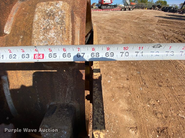 image for item HE9834 2005 Ingersoll Rand SD-70D TF  vibratory single drum roller