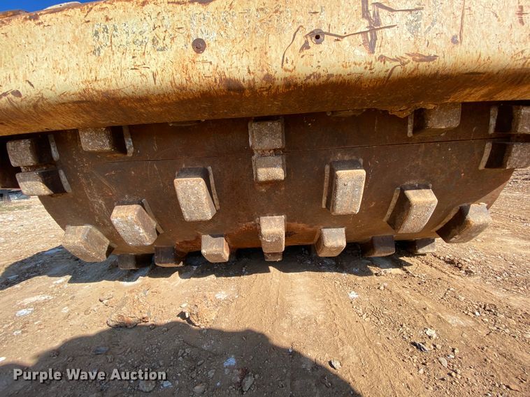 image for item HE9834 2005 Ingersoll Rand SD-70D TF  vibratory single drum roller