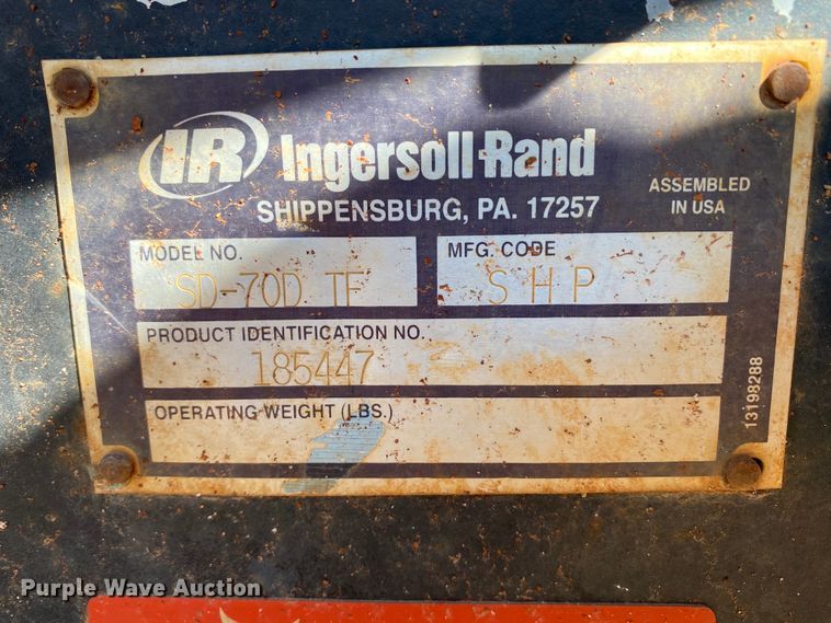 image for item HE9834 2005 Ingersoll Rand SD-70D TF  vibratory single drum roller