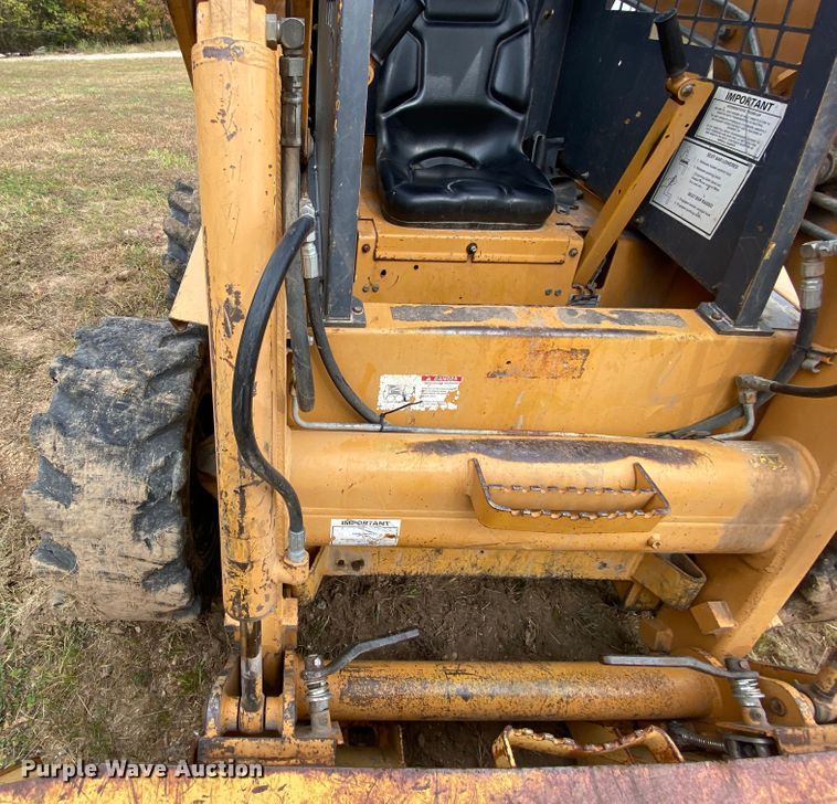 image for item HE9850 1999 Case 1845C  skid steer loader