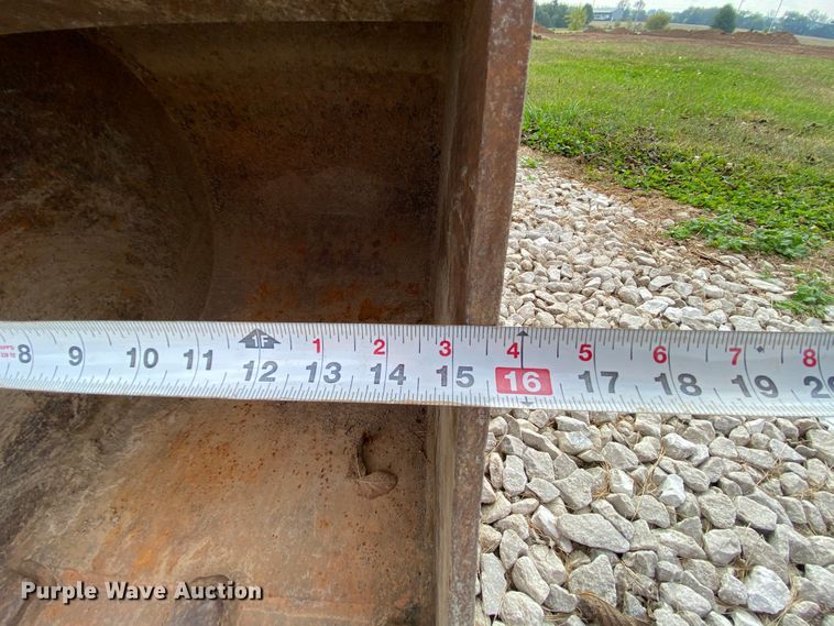 image for item HE9854 2016 Kubota M62  backhoe